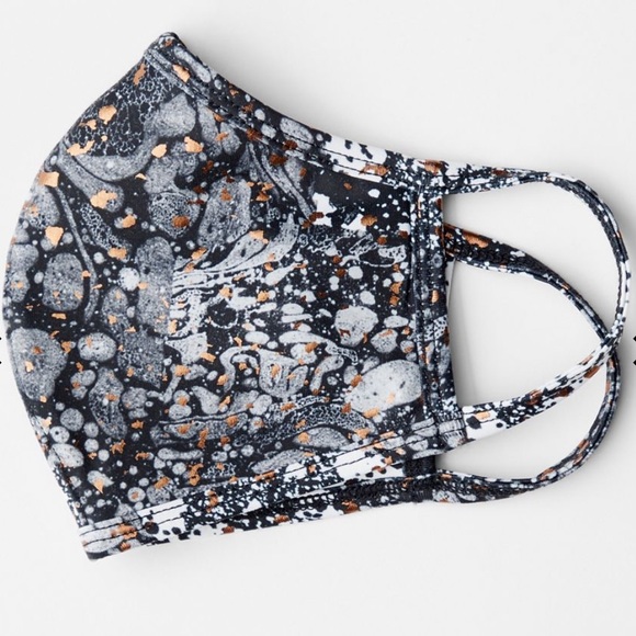 Fabletics marbled face mask - Picture 2 of 8